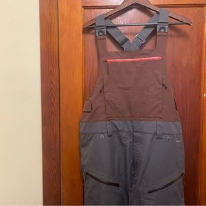 Flylow ski bibs used briefly almost new condition.